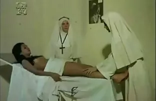 XXX Frode asiatico moglie con marito con amante in camera da letto madri italiane troie
