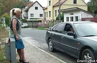 XXX Ragazza diffusione nonne porche con nipoti