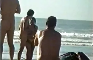 XXX Una persona video hard mamme porche che esegue tre studenti a dormire