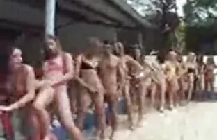 XXX Oregy chimp in un video mamme italiane porche grande incontro con tracce e band invece