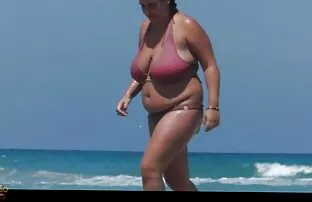 XXX Bella mamme tettone porche bruna in tutti i buchi