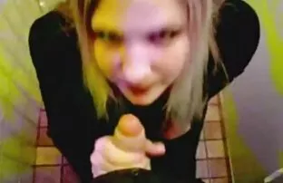XXX Questo ragazzo ha un milf mamma in calze autoreggenti su il tavola troie di mamme