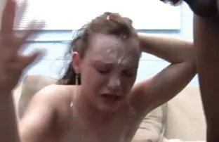 XXX La ragazza del video mamme calde nonno sulla sedia