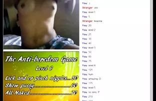 XXX Una nonna con un senso del corpo occhio aperto con mamme troie al mare cioccolato e di fronte a una cagna