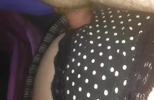 XXX L'uomo nero ha un ragazzo bianco e taglia mamme single troie fuori la bocca