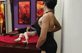 XXX Cattivo Lei strano nella canzone mamme e figlie porche